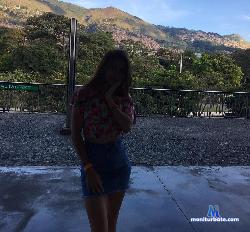 Aliicce_ stripchat livecam performer profile