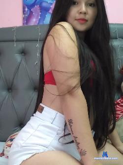 little_xoxo stripchat livecam performer profile