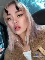 mallivia stripchat livecam show performer room profile