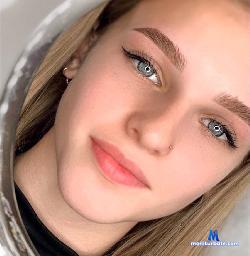 FreedomLay stripchat livecam performer profile