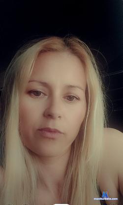 Ariana_92 stripchat livecam performer profile