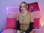KiraYan stripchat livecam show performer room profile