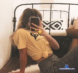 kittygolden19_ stripchat livecam performer profile