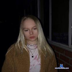 milkaXXX stripchat livecam performer profile