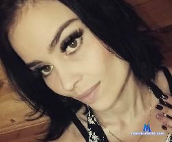 Tinelllia stripchat livecam performer profile