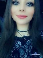 veekie stripchat livecam show performer room profile