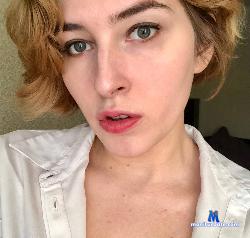 Ilona_Avery stripchat livecam performer profile