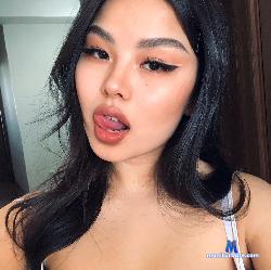 bae_suz stripchat livecam performer profile