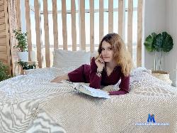 LisaHall stripchat livecam performer profile