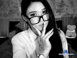 MiyaKon stripchat livecam performer profile