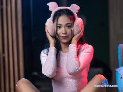 LamaiVun stripchat livecam performer profile