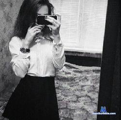 KaR0line_ stripchat livecam performer profile