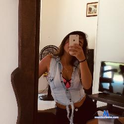sara__luvs stripchat livecam performer profile
