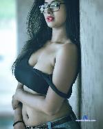 Sweetie_Mona stripchat livecam show performer room profile