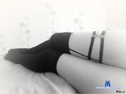 artmoni4u stripchat livecam performer profile