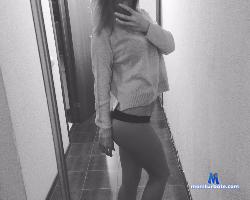 fundollymolly stripchat livecam performer profile