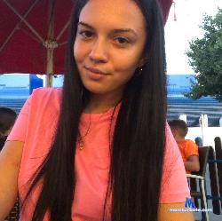 BabyPozzi stripchat livecam performer profile