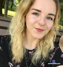 FoxyShy stripchat livecam performer profile