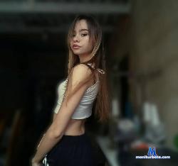 zayajohnson stripchat livecam performer profile