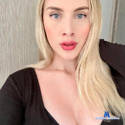 _lola_bunnny_ stripchat livecam performer profile