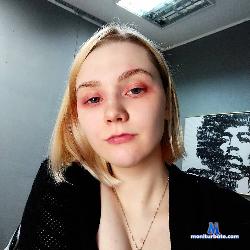 FloraCream stripchat livecam performer profile