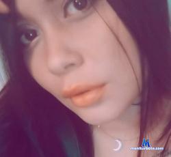SaraQueenn stripchat livecam performer profile