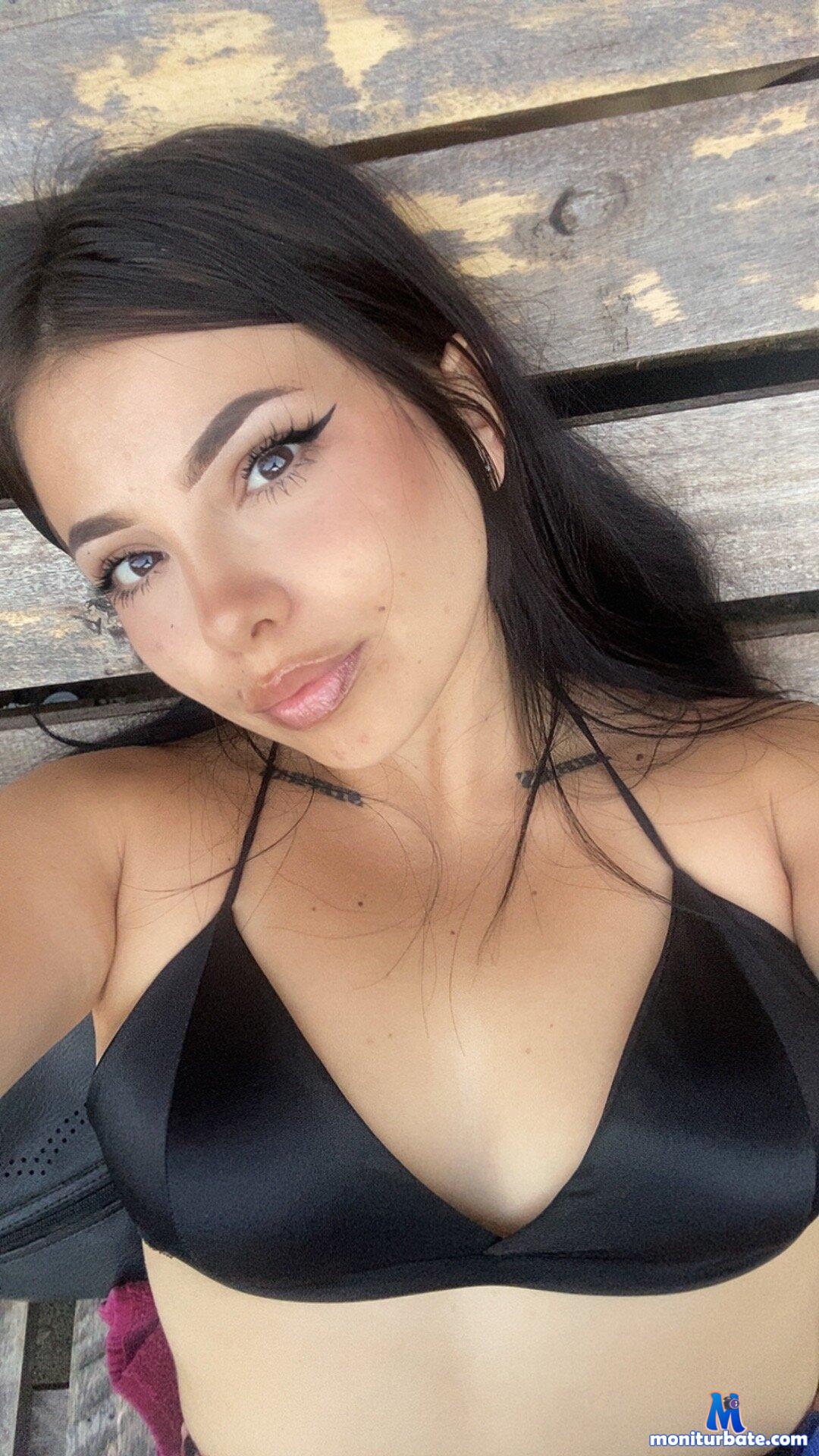 latinaxxx96 Stripchat performer