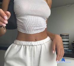 Milla_Lo stripchat livecam performer profile