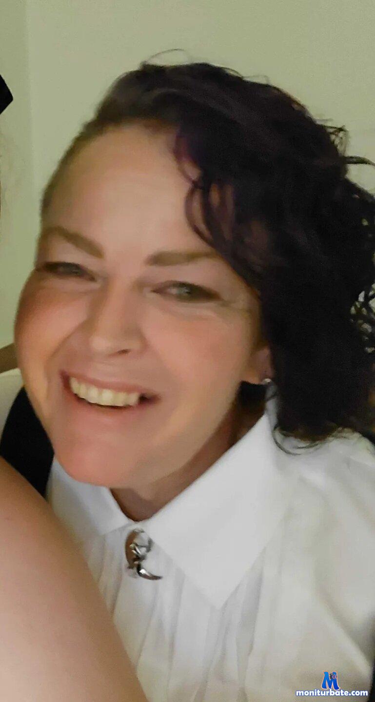 NylaQueen Stripchat performer